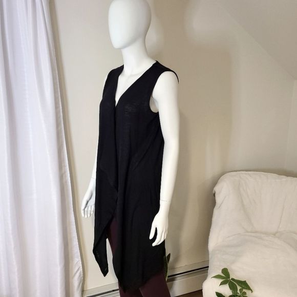 Colors of the world, Sleeveless Cardigan - Picture 1 of 10